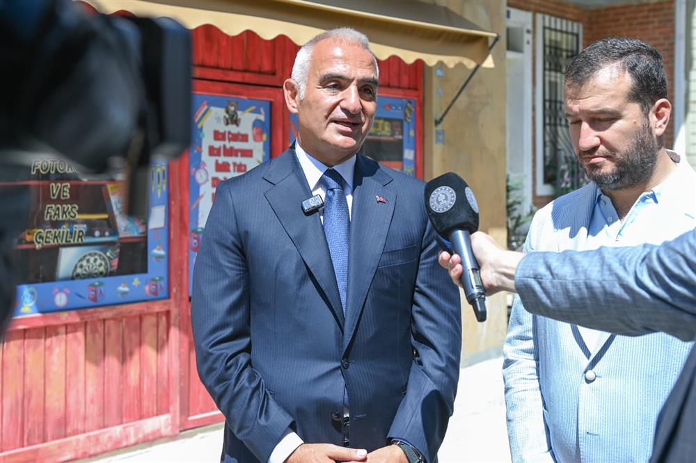 DÜNYANIN GÖZÜ TÜRK DİZİLERİNDE
